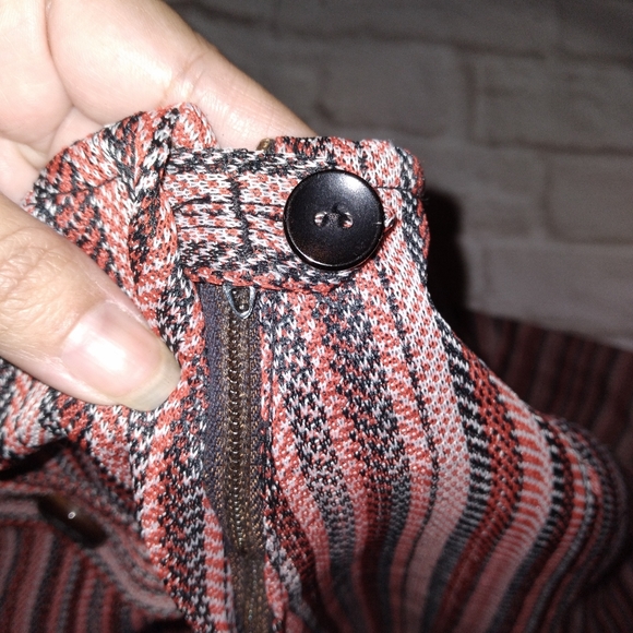 Bogart of Texas button detail striped A-line skirt, size 7/8 - Picture 5 of 7